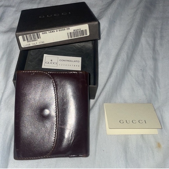 - GUCCI small bifold leather wallet with soft leather lining. Full inclusi… - Picture 11 of 15